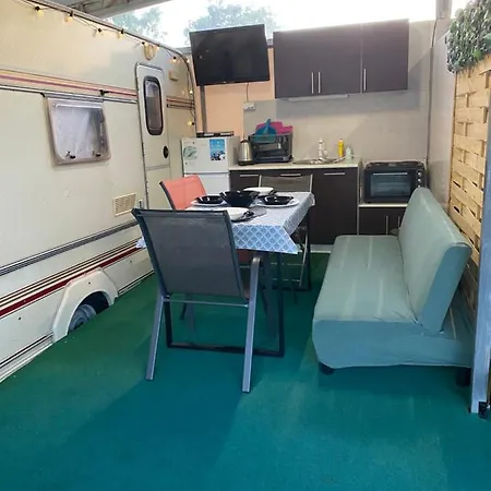 キャンプ場 Sunny House Caravans ソゾポル